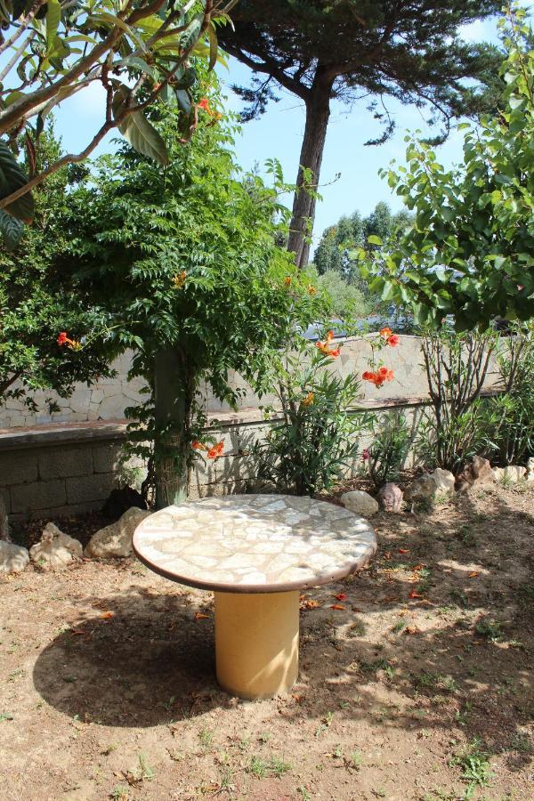 Bed and Breakfast La Mansarda Biancareddu Exterior foto